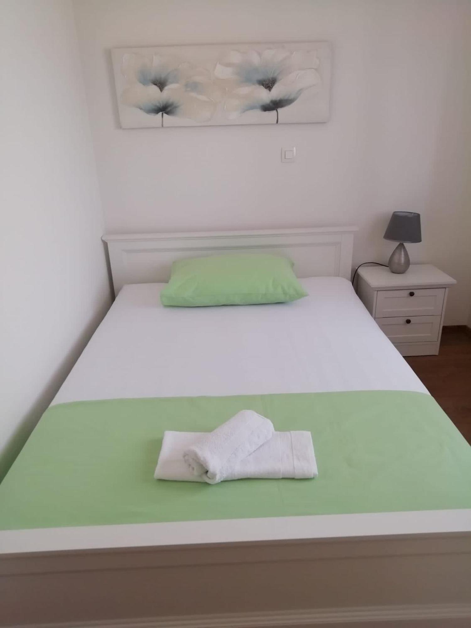 Albatros Apartment Kastel Sucurac Exterior photo